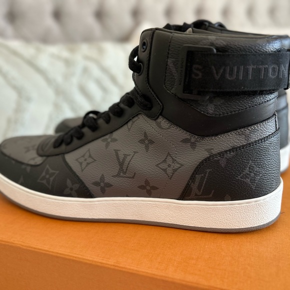 Men’s Blk Louis Vuitton shoes - Picture 1 of 3